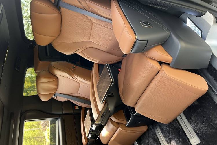 Used Toyota Alphard 2024 Dual-Engine 2.5L Prestige Edition
