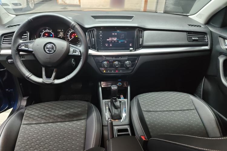 Used Skoda Kamiq 2020 1.5L Automatic Comfort Edition Center Console