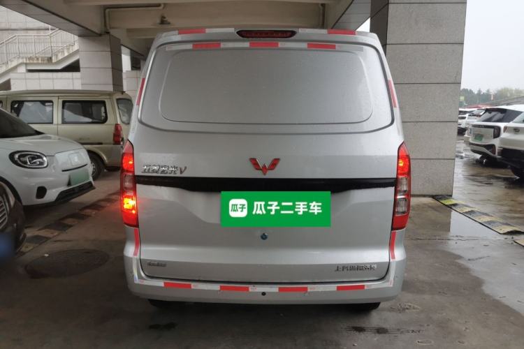 Used Wuling Hongguang V 2022 1.5L Jingqu Edition Enclosed-Window Vehicle with Electric Power Steering LAR
