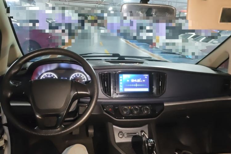 Used FORTHING Lingzhi 2023 M5L 1.6L Base Model 7 Seats