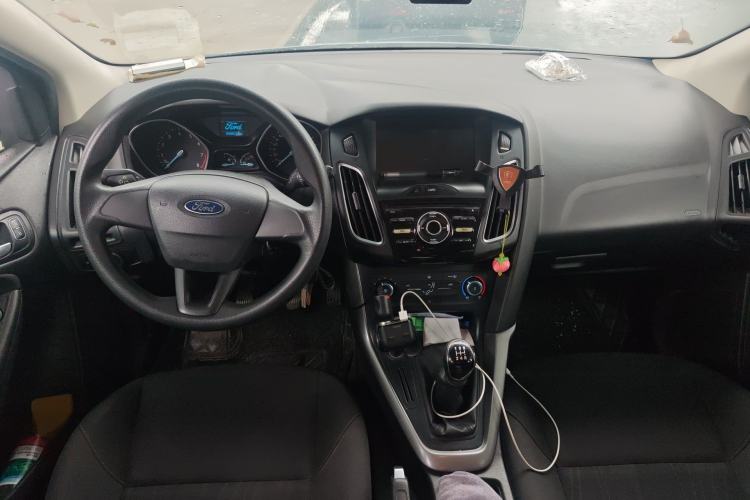 Used Ford Focus 2018 Hatchback Classic 1.6L Manual Comfort Plus SmartDrive Edition Center Console