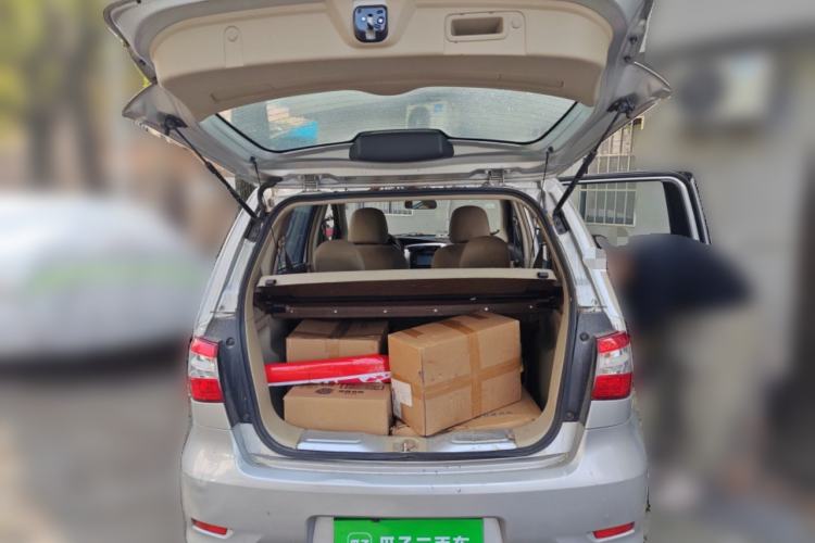 Used Nissan Livina 2013 1.6XE Manual Comfort Edition Trunk