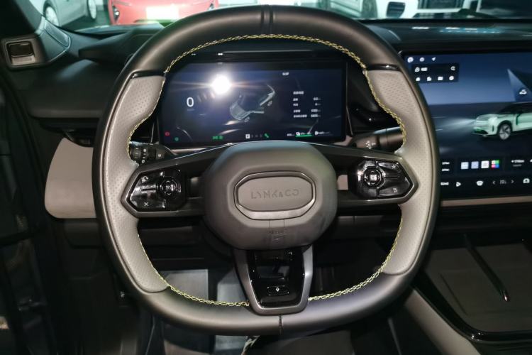 Used Lynk & Co 08 EM-P 2025 245km Ultra-Long Range Halo Steering Wheel
