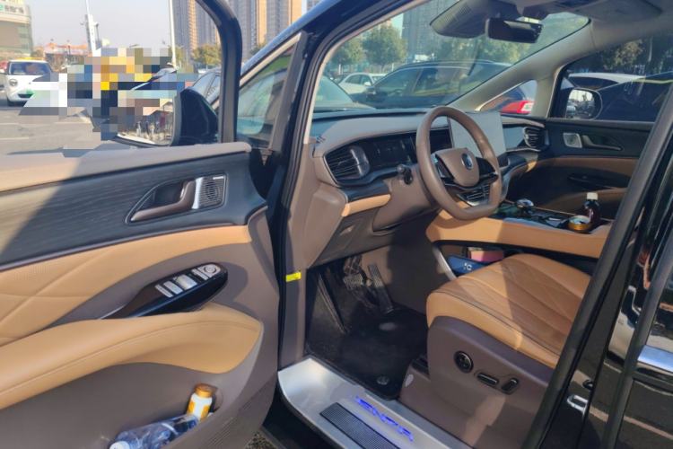 Used Denza D9 2022 DM-i 970 Four-Wheel Drive Flagship Model
