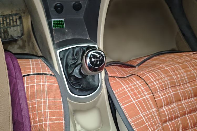 Used Hyundai Verna (older generation) 2011 Hatchback 1.4L Manual Comfort Model GS
