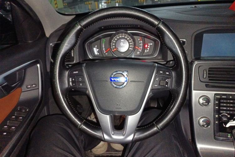 Used Volvo S60 2015 S60L 2.0T Zhiyuan Edition