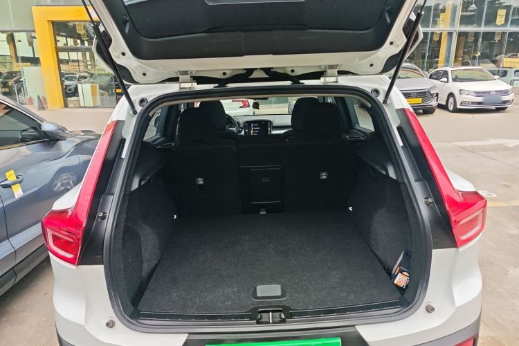 Used Volvo XC40 2022 T4 Four-Wheel Drive Smart & Stylish Edition
