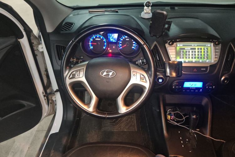 Used Hyundai ix35 2015 2.0L Automatic 2WD Smart Version China V Standard
