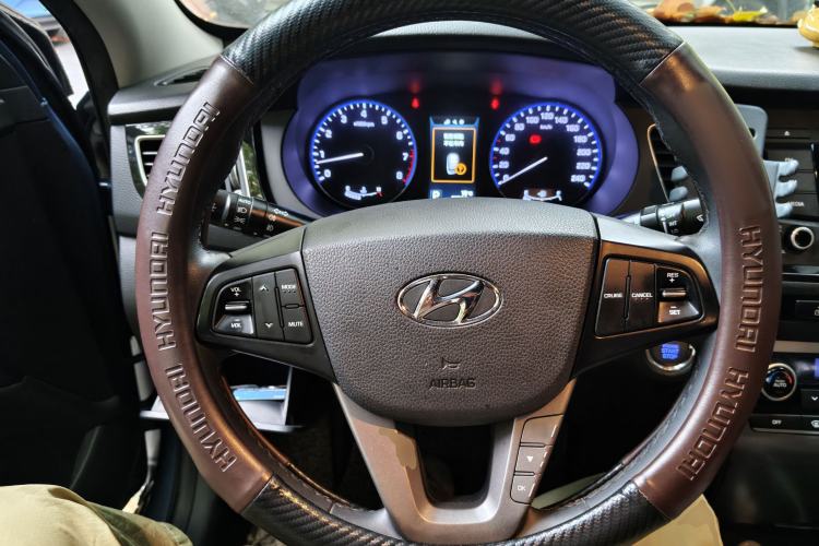 Used Hyundai Mistra 2014 1.8L Automatic Deluxe DLX Model Steering Wheel
