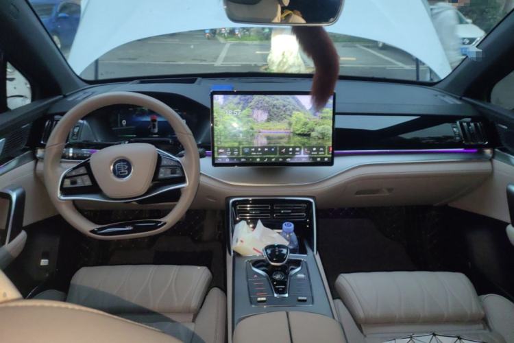 Used BYD Tang New Energy 2024 DM-i Glory Edition 112KM Flagship Model
