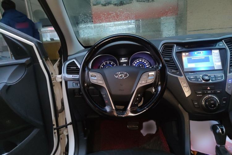 Used Hyundai Santa Fe 2015 2.0T Automatic Two-Wheel Drive Smart Version 5 Seats
