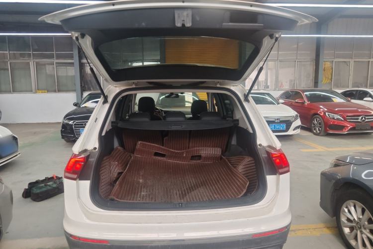 Used Volkswagen Tiguan L 2021 330TSI Automatic Two-Wheel Drive Smart Edition Trunk