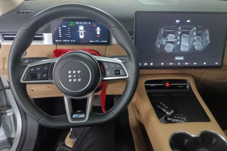 Used Landian E5 PLUS 2025 165 km Long-Range Version Pro 7-Seater