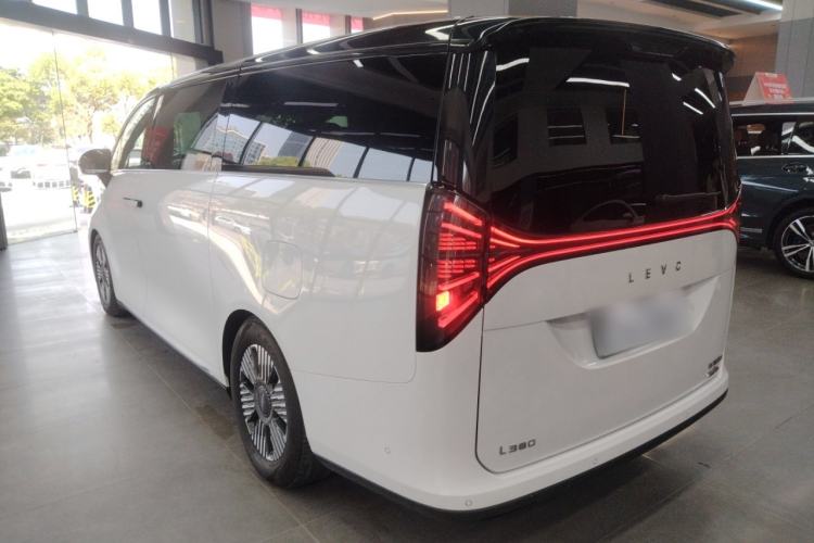 Used Geely Galaxy LEVC L380 2024 140-Degree 6-Seater All-Wheel-Drive Ultra Rear Left 45 Deg