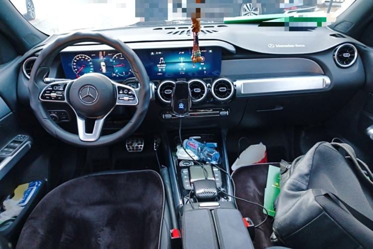 Used Mercedes-Benz GLB 2022 Second Facelift GLB 200 Fashion Edition Center Console