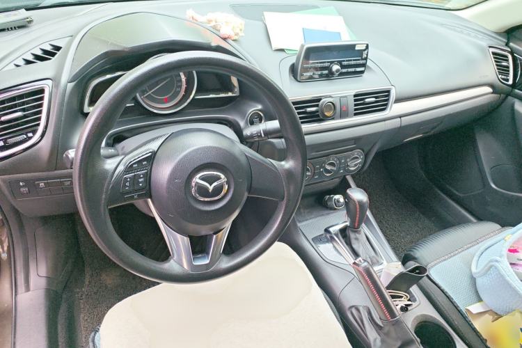 Used Mazda 3 Axela 2014 Sedan 1.5L Automatic Comfort Model