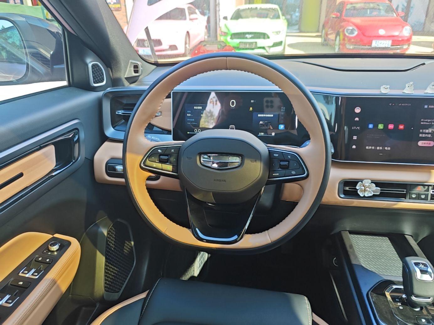 Geely Auto icon 2023 1.5TD Chocolate Luxe Edition — снимка 13