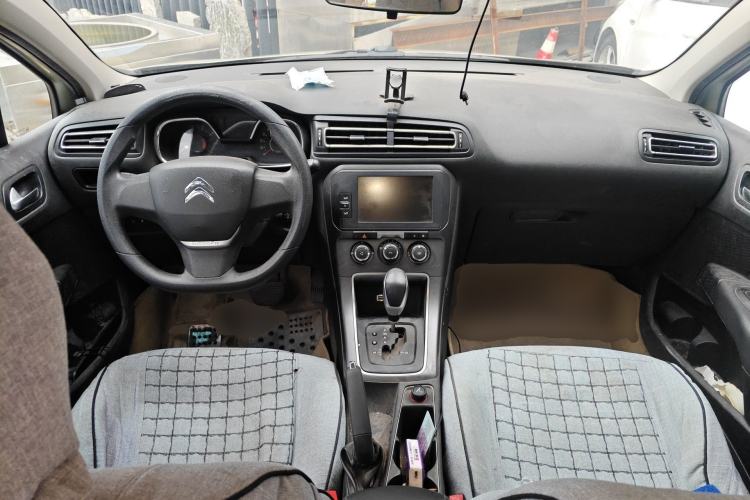 Used Citroen C4 Sega 2016 Joyful Edition 1.6L Automatic Comfort Model Center Console