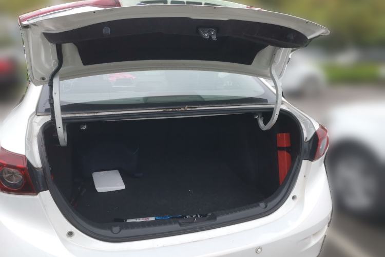 Used Mazda 3 Axela 2016 Sedan 1.5L Manual Comfort Model
