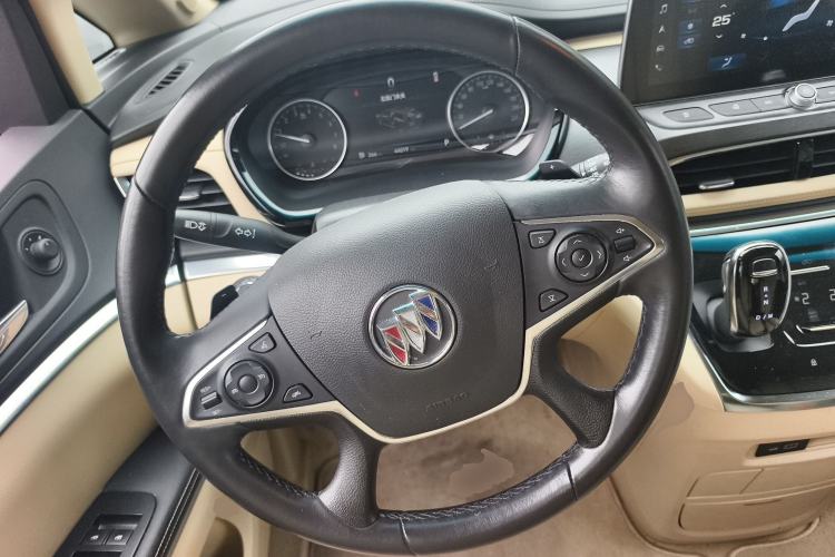 Used Buick GL8 2023 Facelifted Land Cruiser Executive Luxury Version