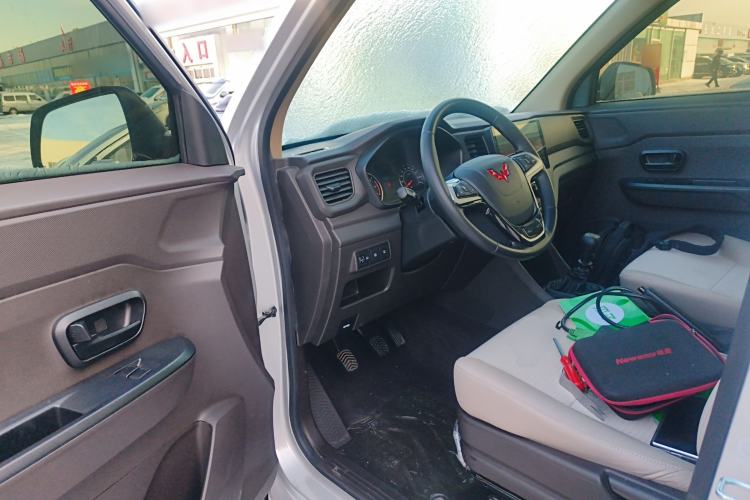 Used Wuling Hongguang V 2022 1.5L Jingqu Edition Electric-Assist LAR