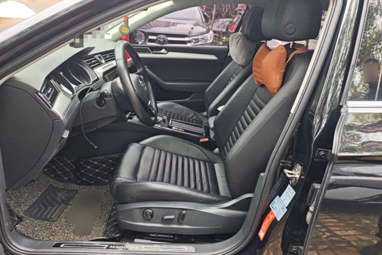 Used Volkswagen Magotan 2017 330TSI DSG Leading Model
