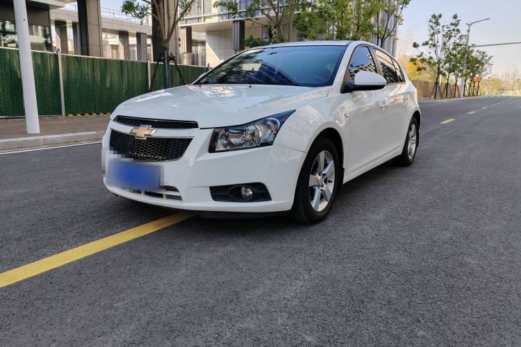 Used Chevrolet Cruze 2013 Hatchback 1.6L Manual Luxury Model
