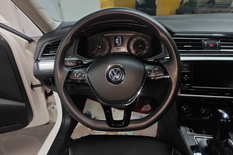 Used Volkswagen Lamando 2019 230TSI DSG Vision Edition China VI Standard Steering Wheel