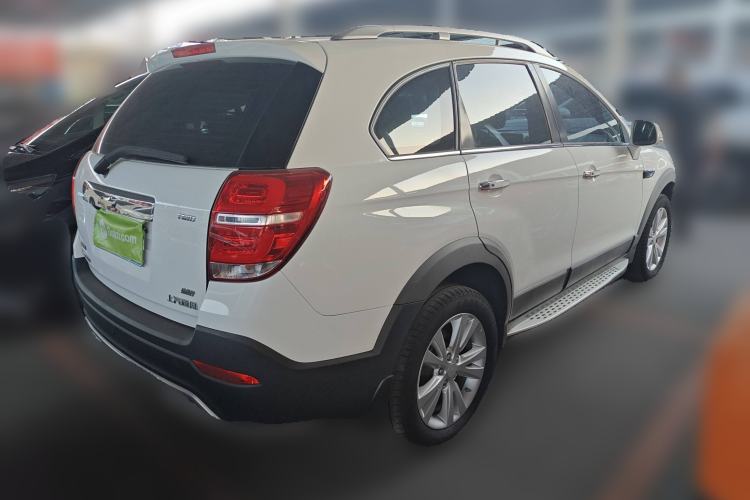 Used Chevrolet Captiva 2015 2.4L 4x4 Flagship Edition 7-Seater