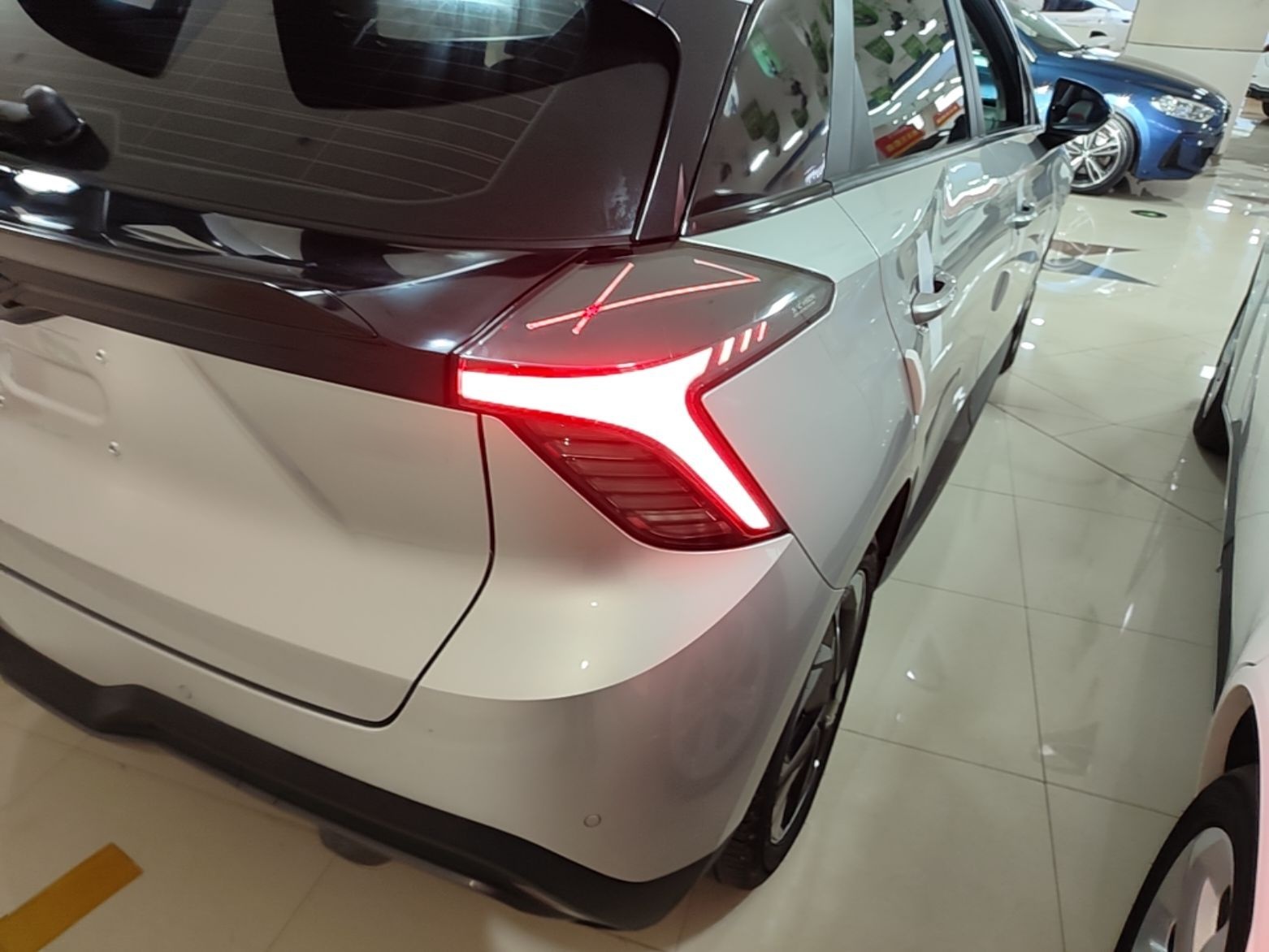 MG 4 EV 2023 415 km Range Sea-Faring Champion Edition — снимка 9