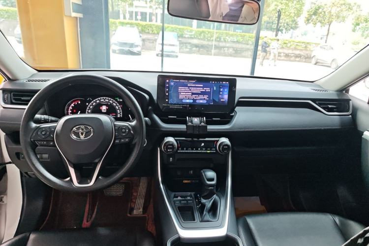 Used Toyota RAV4 2023 2.0L CVT Two-Wheel Drive Fashion Edition
