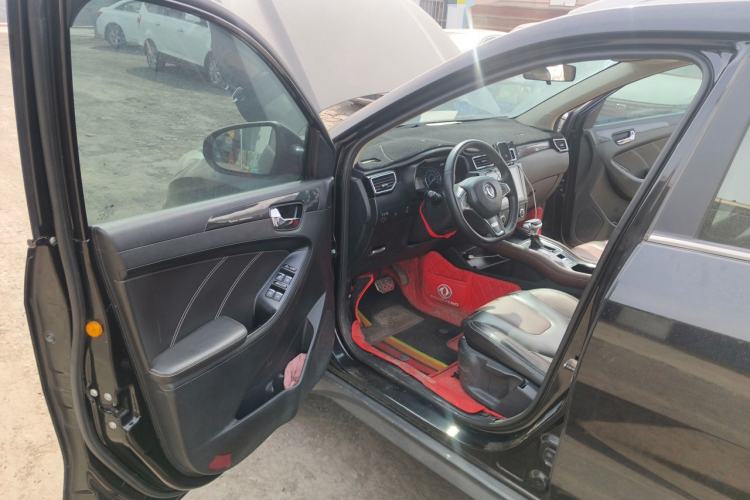 Used Dongfeng Fengon 580 2016 1.5T CVT Luxury Model Driver Seat