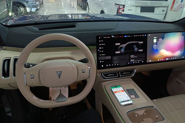 Used Deepal S09 2025 Four-Wheel Drive Ultra+ Custom Edition Center Console