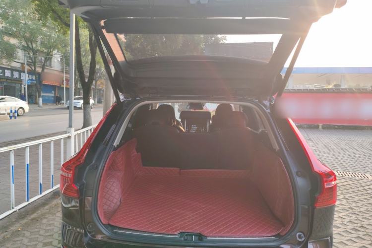 Used Volvo XC60 2021 T5 4x4 Smart Luxury Edition Trunk