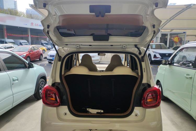 Used Wuling Hongguang MINIEV 2025 Four-Door Version Advanced Edition Trunk