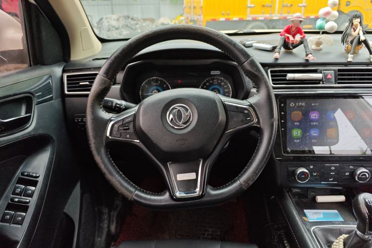 Used Dongfeng Fengon 580 2016 1.5T Manual Luxury Edition
