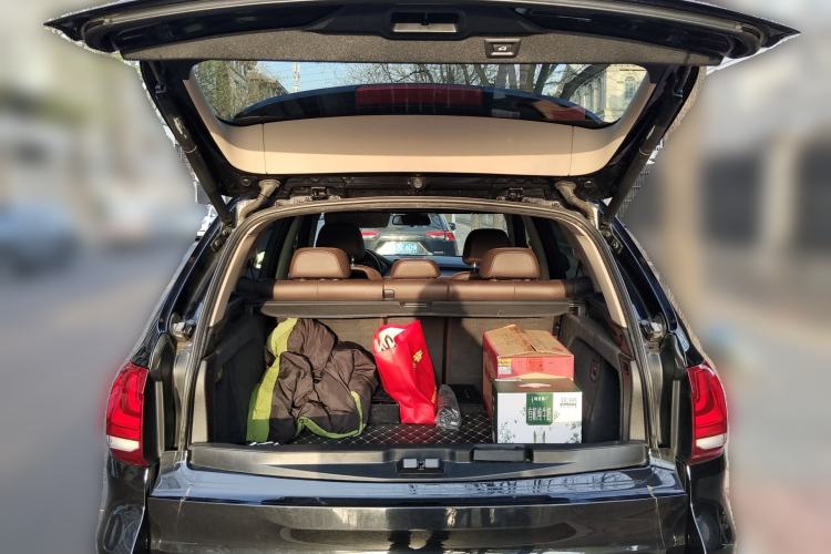 Used BMW X5 2018 xDrive28i Trunk