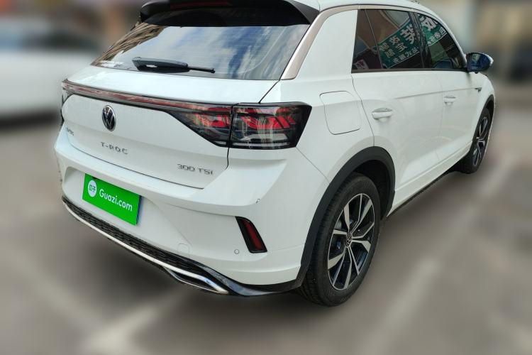Used Volkswagen T-ROC 2025 Facelifted 300TSI DSG Two-Wheel-Drive Chen Guang Edition Rear Right 45 Deg