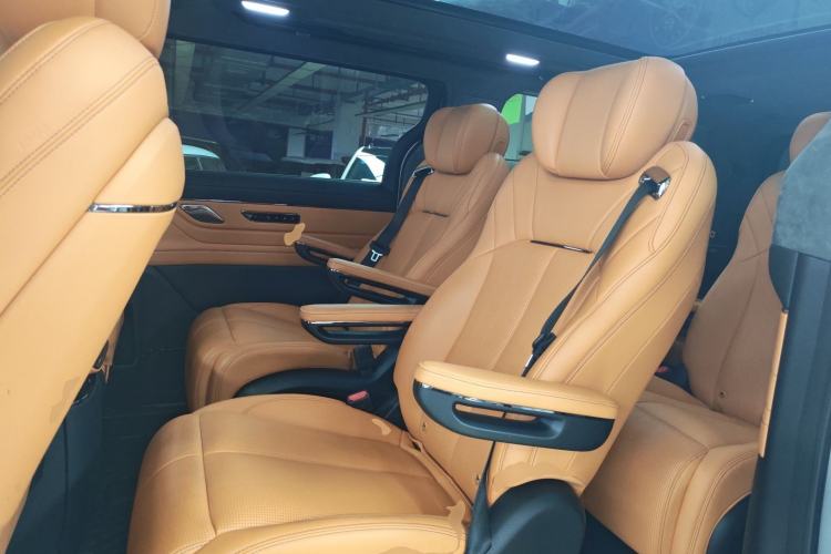 Used Geely Galaxy LEVC L380 2024 140-Degree 8-Seater Four-Wheel Drive Max Left Rear Seat