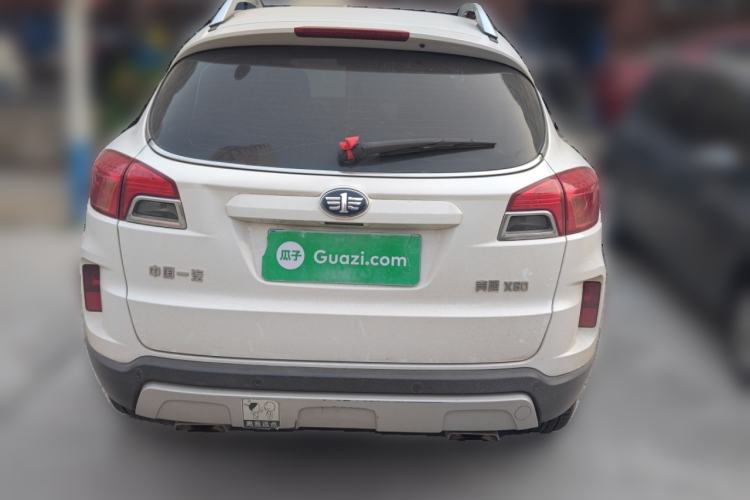 Used Bestune X80 2013 2.0L automatic comfort version
