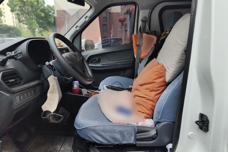 Used CHANGAN KAICHENG Ruixing EM60 2025 Model, Elite Type, 6 Seats, 300 km, Liftgate
