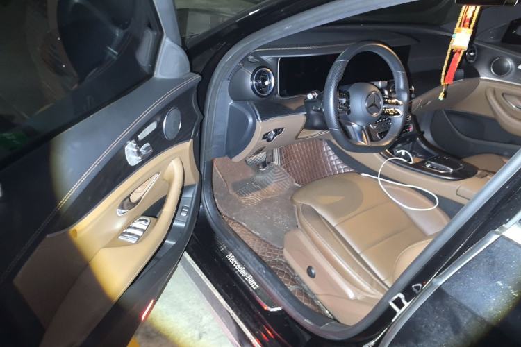 Used Mercedes-Benz E-Class New Energy 2022 E 350 e L Plug-in Hybrid Sports Sedan
