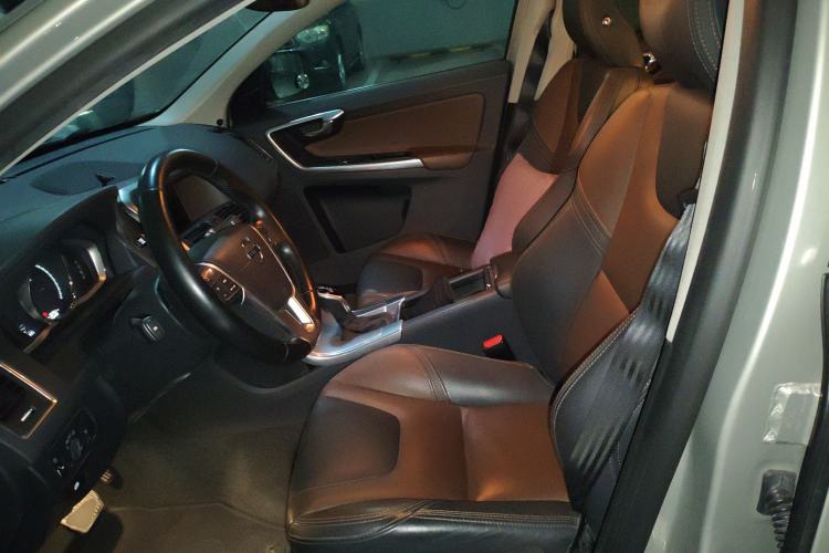 Used Volvo XC60 2017 T5 AWD Smart Upgrade Edition