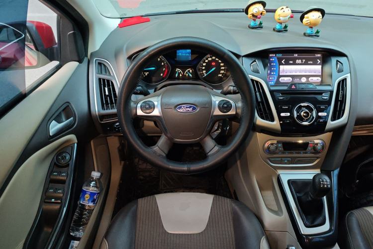 Used Ford Focus 2012 Sedan 1.6L Manual Fashion Edition
