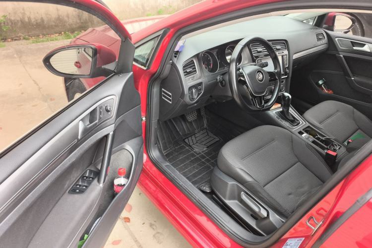 Used Volkswagen Golf 2014 1.4TSI Automatic Comfort Model Driver Seat