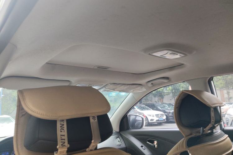 Used Hyundai ix35 2015 2.0L Automatic 2WD Smart Version China V Standard Headliner