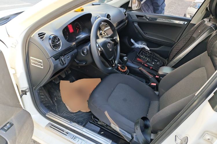 Used Volkswagen Jetta 2017 1.5L Manual Fashion Edition