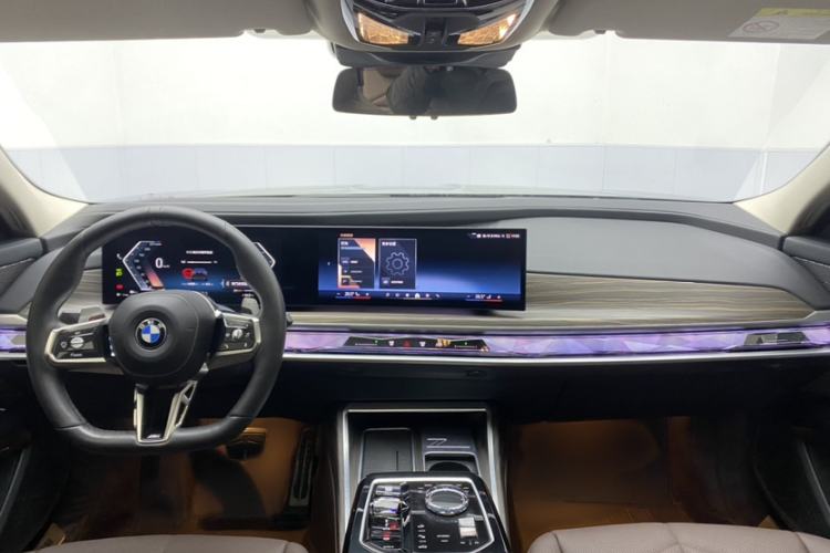 Used BMW 7 Series 2023 735Li M Sport Package Interior 1