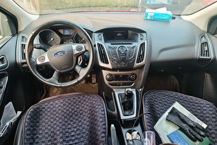 Used Ford Focus 2012 Hatchback 1.6L Manual Fashion Edition
