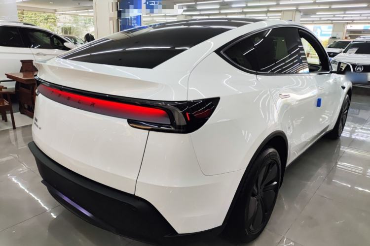 Used Tesla Model Y 2026 Long-Range All-Wheel-Drive Model
